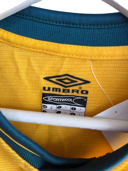 00s Manchester United Umbro Yellow GK Shirt - Image 2